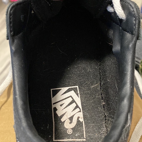 Classic Vans Off the Wall Shoes - Picture 2 of 6